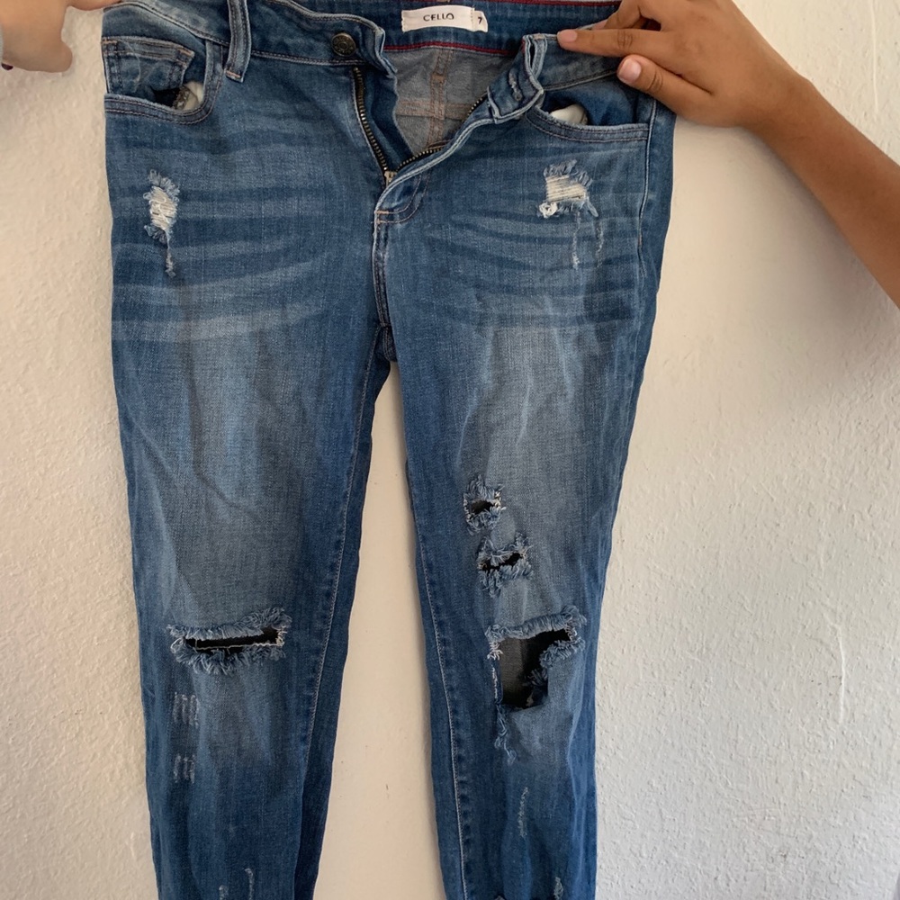 Ripped skinny jeans
